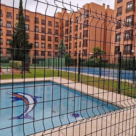 Samaniego, Piscina Y Garaje Junto Civitas Metropolitano Y Aeropuerto Madrid Exterior photo