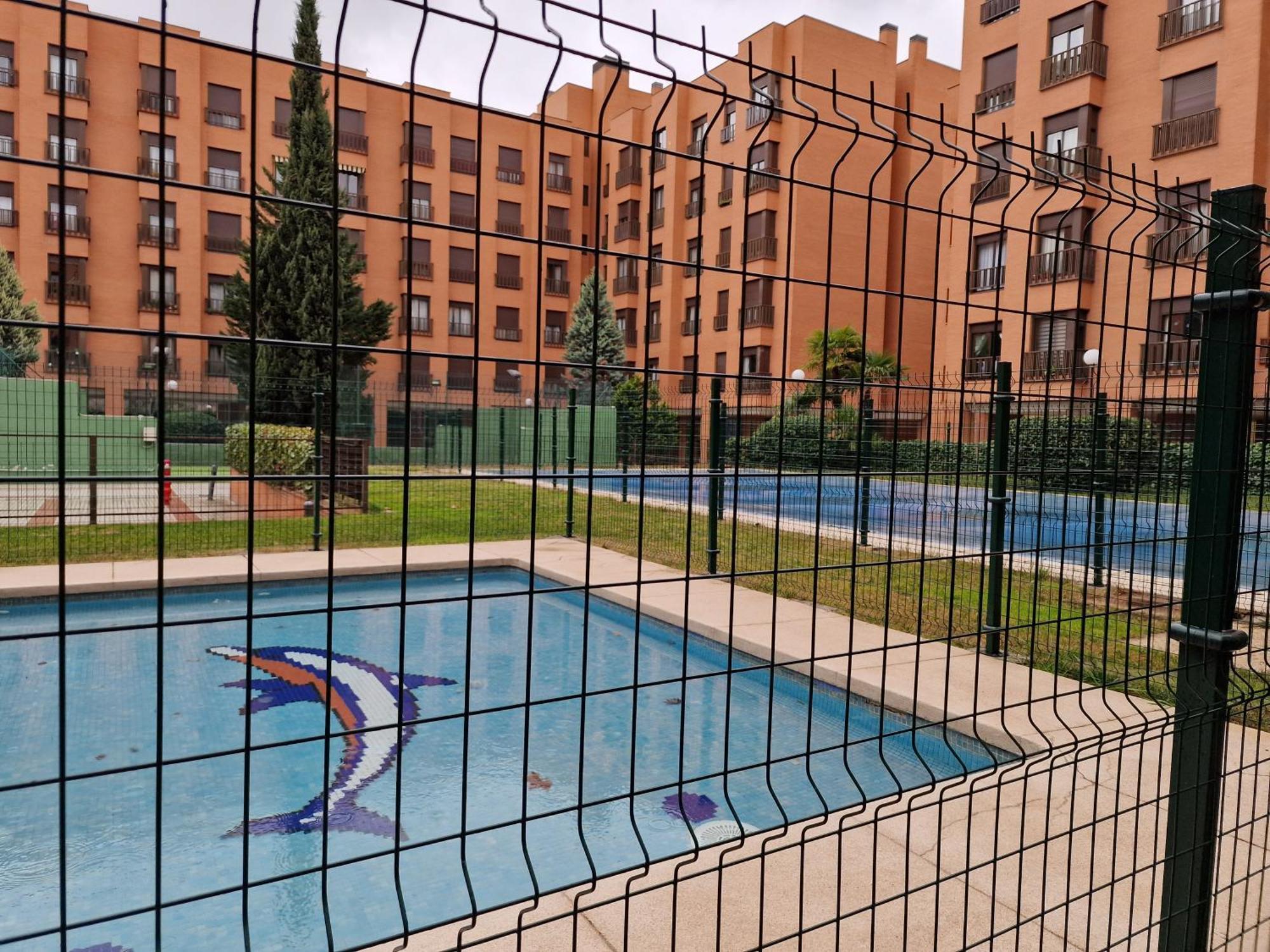 Samaniego, Piscina Y Garaje Junto Civitas Metropolitano Y Aeropuerto Madrid Exterior photo