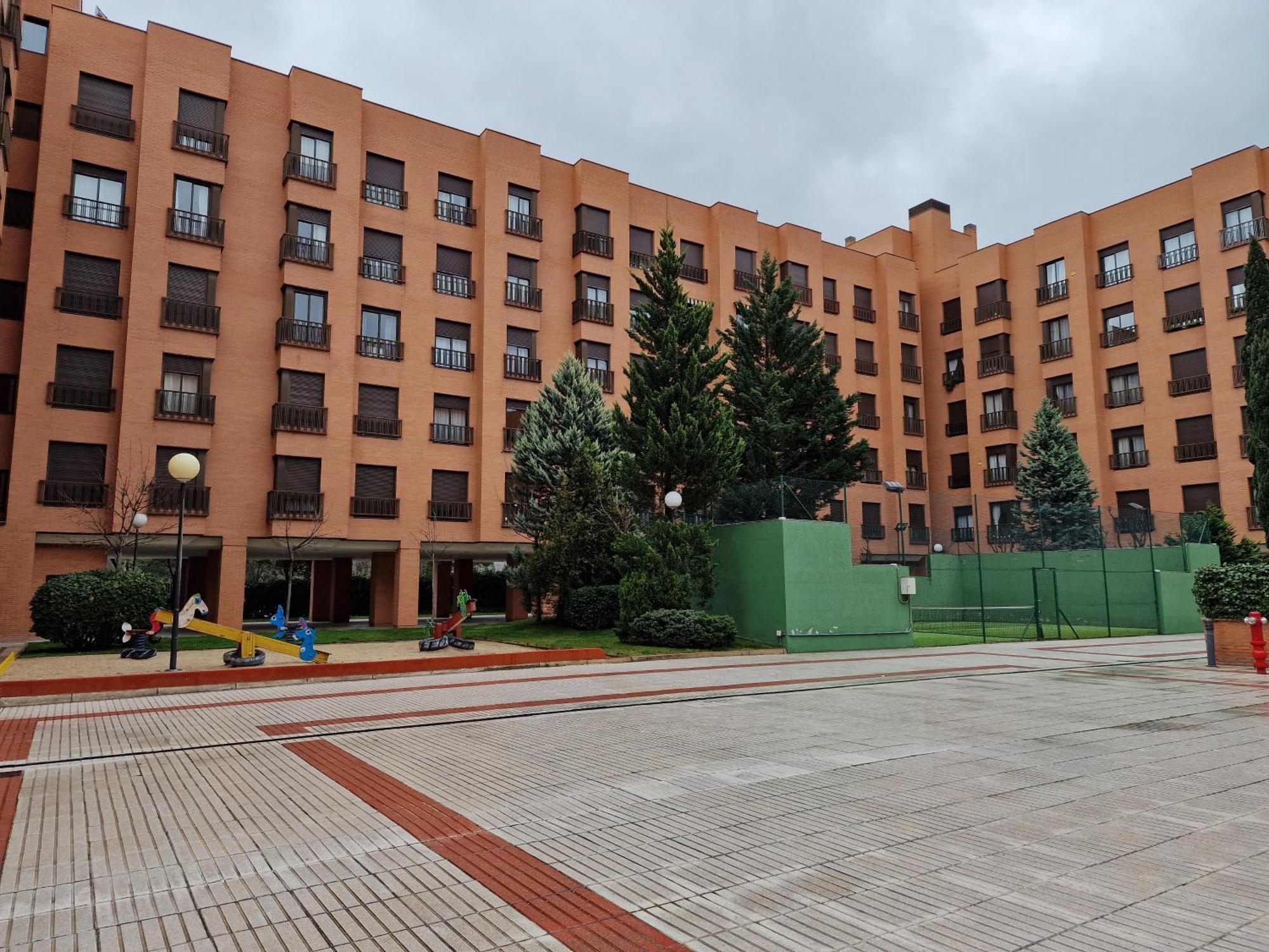 Samaniego, Piscina Y Garaje Junto Civitas Metropolitano Y Aeropuerto Madrid Exterior photo